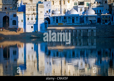 Pushkar auf dem Heiligen Pushkar-See oder Pushkar Sarovar, Rajasthan, Indien, Asien Stockfoto