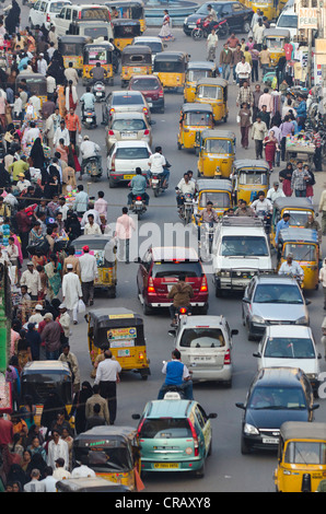 Belebte Straße, Charminar, Hyderabad, Andhra Pradesh, Indien, Asien Stockfoto