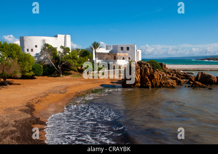 Der Sandstrand des Beach Resort Corne d ' or, ehemalige Hochburg Tipasa, Algerien, Afrika Stockfoto