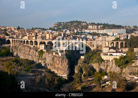 Pont Sidi M'Cid Brücke mit Marabout Sidi Rached, Constantine, Algerien, Afrika Stockfoto