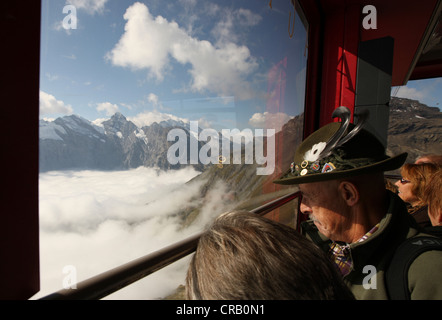 Das Piz Gloria gelangt man durch die Seilbahn Schilthorn bei Mürren, Schweiz. Piz Gloria wurde in einem James-Bond-Film verwendet. Stockfoto