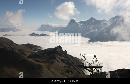 Das Piz Gloria gelangt man durch die Seilbahn Schilthorn bei Mürren, Schweiz. Piz Gloria wurde in einem James-Bond-Film verwendet. Stockfoto