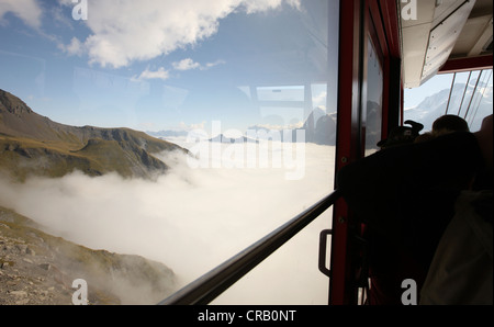 Das Piz Gloria gelangt man durch die Seilbahn Schilthorn bei Mürren, Schweiz. Piz Gloria wurde in einem James-Bond-Film verwendet. Stockfoto