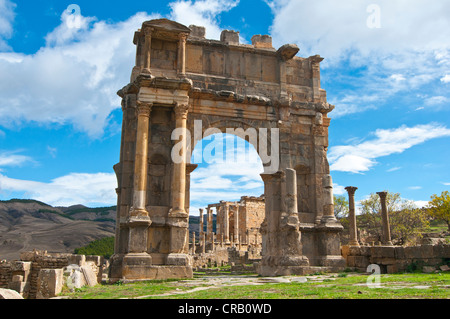 Triumphbogen des Kaisers Caracalla, UNESCO-Weltkulturerbe, Kabylie, Algerien, Afrika Stockfoto