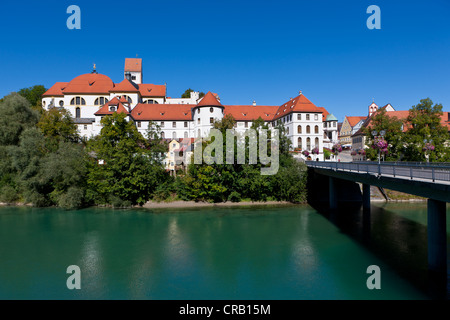 Das Kloster St. Mang, einer ehemaligen Benediktiner-Kloster in der Diözese Augsburg, Lechs, Füssen, Ostallgaeu, Allgäu Stockfoto