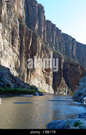 Santa Elena Canyon am Rio Grande, Mexiko-amerikanische Grenze, Big Bend Nationalpark, TX, USA Stockfoto