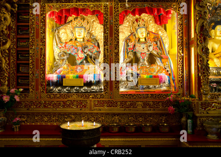 Tibetischen Buddhismus beleuchtet Buddha-Figuren, Reting Kloster, Mount Gangi Rarwa, Himalaya, Lhundrup County, Zentral-Tibet Stockfoto