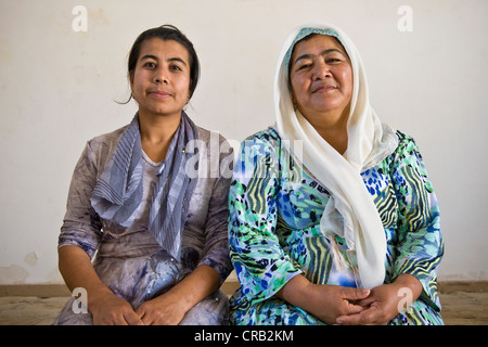 Usbekistan, Kokand, Khudayarkhans Palast, Frauen Stockfoto