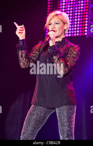 Deutsche Pop-Sängerin Helene Fischer die live auf dem Schlager Nacht 2012, pop Musik-Event in Luzern, Schweiz, Europa Stockfoto