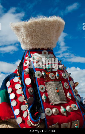 Traditionell gekleidete Frau, traditionelles Fest der Stämme in Gerze, Westtibet, Asien Stockfoto