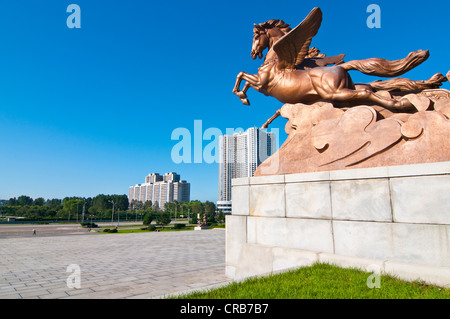 Reiterstandbild vor der Kinder Palast, Pyongyang, Nordkorea, Asien Stockfoto