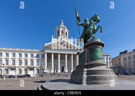 Place Royale, Kirche von Saint-Jacques-Sur-Coudenberg mit der Statue des Godefroid de Bouillon, Brüssel, Brabant, Belgien Stockfoto