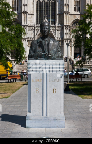 Denkmal für Baudouin, Boudewijn vor St. Michael und St. Gudula Cathedral, Brüssel, Belgien, Benelux, Europa Stockfoto