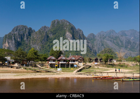 Nam Song River, Karstberge, Vang Vieng, Vientiane, Laos, Indochina, Asien Stockfoto