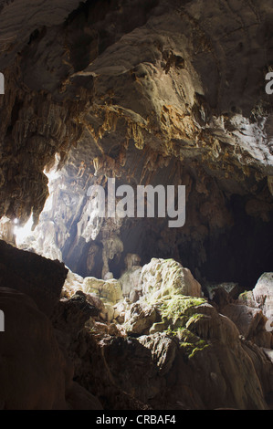 Chang-Höhle, Tropfsteinhöhle oder Kalkstein-Höhle in Karst Felsformationen, Vang Vieng, Vientiane, Laos, Indochina, Asien Stockfoto