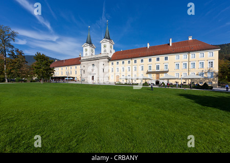 Braeustueberl Tavern, Schloss Schloss Tegernsee, Tegernsee Abbey, einem ehemaligen Benediktinerkloster Tegernsee, Oberbayern Stockfoto