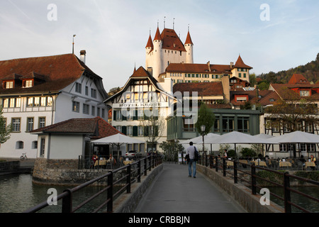 Panorama am Fluss Aare mit Schloss Thun Tastle, Thun, Kanton Bern, Schweiz, Europa Stockfoto