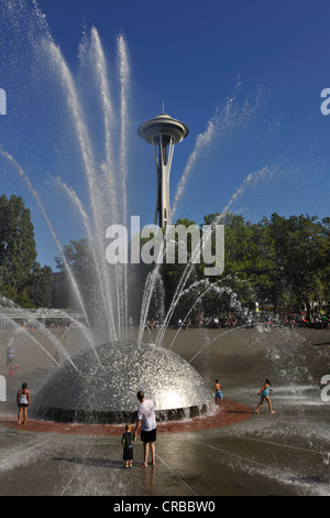 International-Brunnen vor der Space Needle, trick, Brunnen, Seattle Center, Seattle, Washington, Vereinigte Staaten von Amerika Stockfoto