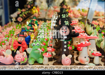 Silvester Glücksbringer gemacht von Marzipan, Rauchfangkehrer, Pilze, Neujahr, Deutschland Stockfoto