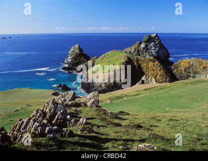 Felsen im Meer, die Echse Kynance Cove, Cornwall, England, Vereinigtes Königreich, Europa Stockfoto