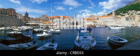 Boote im Hafen von Dubrovnik, Dalmatien, Kroatien, Europa Stockfoto