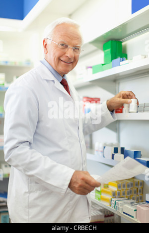 Apotheker-Füllung-Rezept Stockfoto