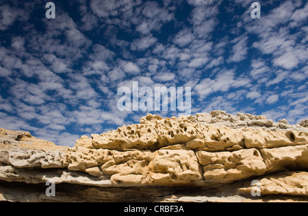 Wolken über die felsige Küste, San Marino, Insel Rab, Kvarner Bucht, Kroatien, Europa Stockfoto