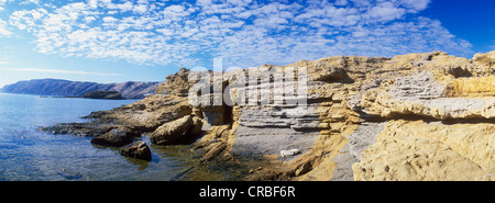 Felsige Küste in SanMarino, Insel Rab, Kvarner Bucht, Kroatien, Europa Stockfoto