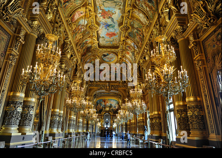 Interieur, Grand Foyer mit Deckengemälde von Paul Baudry mit Motiven aus der Musik Geschichte, Opéra Palais Garnier, Paris, Frankreich Stockfoto