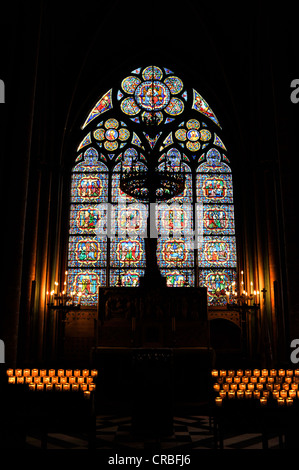 Historischen Glasfenster in der Wallfahrtskirche, Chapelle Notre-Dame des Sept katholischen Kapelle, Kathedrale von Notre-Dame de Paris Stockfoto