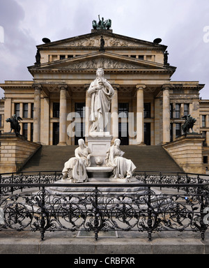 Statue von Friedrich Schiller vor Konzerthaus, Konzerthaus, Aufbau von Schinkel, Gendarmenmarkt Square, Mitte Viertel Stockfoto