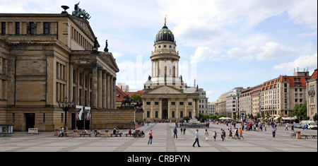 Franzoesischer Dom, französischer Dom, Konzerthaus, Konzerthaus, von Schinkel, Touristen, Gendarmenmarkt quadratische Gebäude Stockfoto