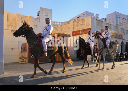 Polizei, Souk Waqif, Doha, Katar, Nahost montiert Stockfoto