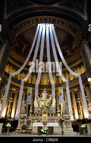 Interieur, Chor mit einer Statue von Mary Magdalene von Carlo Marochetti, Kirche, Église De La Madeleine oder L'Église Stockfoto