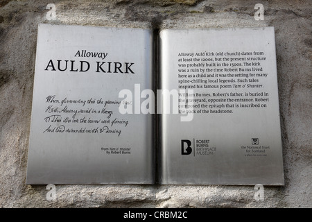 Alloway Auld Kirk, eine Tafel mit einem Auszug aus dem Robert Burns Gedicht Tam O' Shanter, Alloway, Schottland, Ayrshire, Schottland, VEREINIGTES KÖNIGREICH Stockfoto