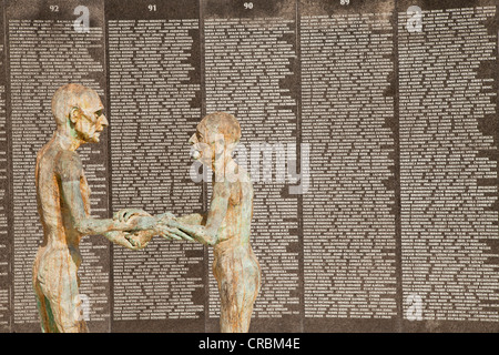 Namen der Holocaust-Opfer auf einem Granit Mauer, The Holocaust Memorial Miami Beach, Miami, Florida, USA Stockfoto