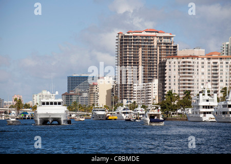 Wolkenkratzer, Yachten und Kanälen in der Innenstadt von Fort Lauderdale, Broward County, Florida, USA Stockfoto