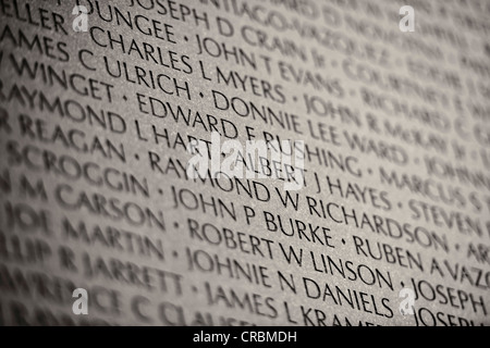 Schwarz / weiß Bild, Sepia, Vietnam Veterans Memorial Wall, Nationaldenkmal mit den Namen der gefallenen US-Soldaten in der Stockfoto