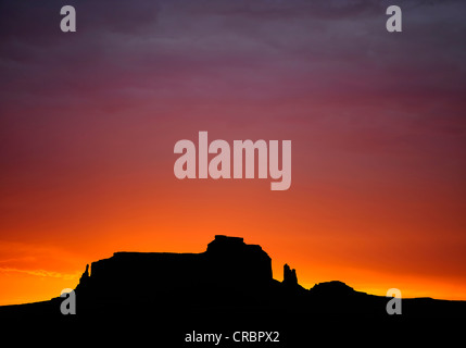 Sunrise, Sonnenaufgang, Mesas, König auf seinem Thron, Monument Valley Navajo Tribal Park, Navajo Nation Reservation, Arizona, Utah, USA Stockfoto