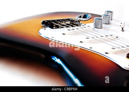 E-Gitarre Detail Close Up auf weißem Hintergrund Stockfoto