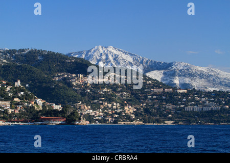 Roquebrune-Cap-Martin im Winter, wie gesehen von Port Hercule, Fürstentum Monaco, Côte d ' Azur, Mittelmeer, Europa Stockfoto
