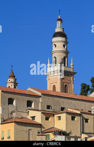 Altstadt und Kirche St. Michel, Menton, Alpes-Maritimes Abteilung, Region Provence-Alpes-Cote d ' Azur, Frankreich, Europa Stockfoto