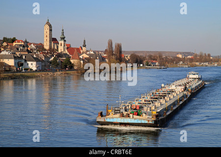 Schiff auf der Donau, Stein an der Donau, Krems an der Donau, Niederösterreich, Österreich, Europa Stockfoto