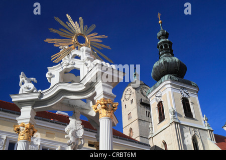 Dreifaltigkeitssäule, Rathausplatz Quadrat, ehemalige Frauenbergkirche Kirche, Pfarrkirche St. Nikolaus, Stein an der Donau Stockfoto