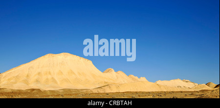 Ausgewaschene Felsen am Twenty Mule Team Canyon, Death Valley National Park, Mojave-Wüste, Kalifornien, USA Stockfoto