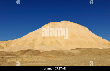 Ausgewaschene Felsen am Twenty Mule Team Canyon, Death Valley National Park, Mojave-Wüste, Kalifornien, USA Stockfoto