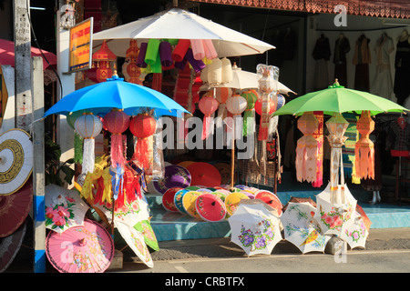 Zentrum für die Herstellung von Regenschirmen in Bo Sang, Chiang Mai, Thailand, Asien Stockfoto