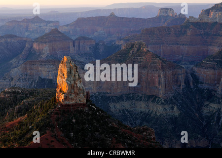 Blick vom Point Imperial in Richtung Mount Hayden und Alsap Butte, Coconimo Rand, Palisaden der Wüste, Cedar Mountain Stockfoto