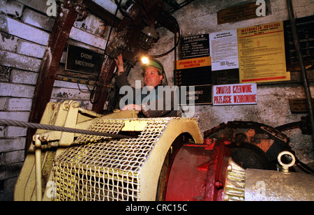 Arbeiter am Förderband in der Mine Kleofas Kattowitz, Katowice, Polen Stockfoto