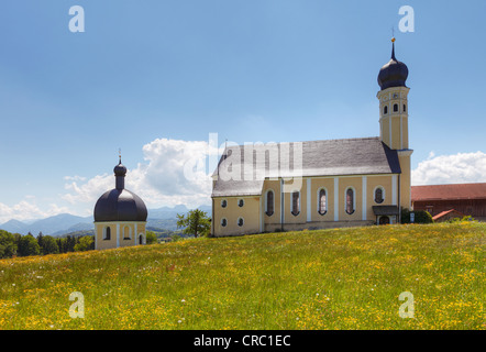 Wallfahrt, Kirche St. Marinus und Anian in Wilparting, Irschenberg Bezirk, Oberland, Bayern, Oberbayern Stockfoto